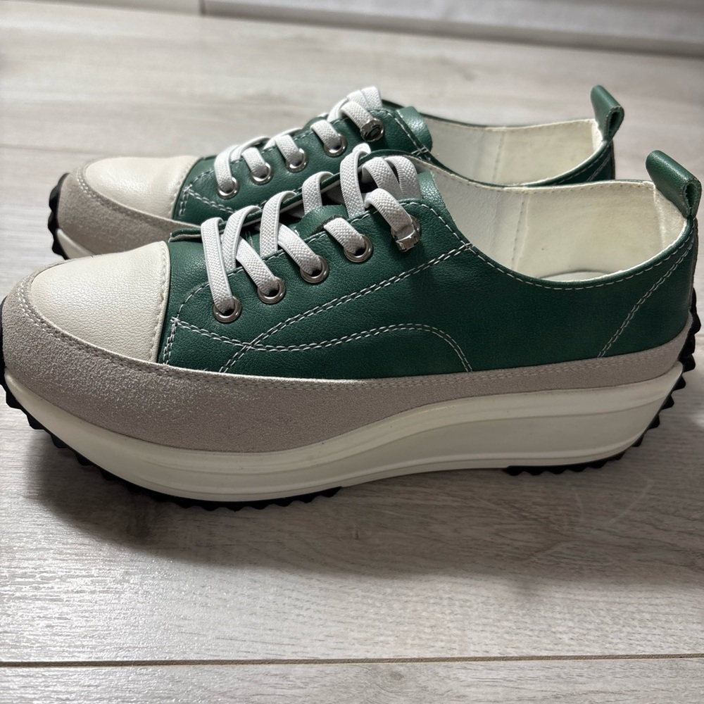 Green and White Korean Women's wedge Sneakers s 5.5